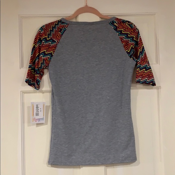 LuLaRoe Gigi shirt (or maybe Randy?) XS NWT - Picture 2 of 8